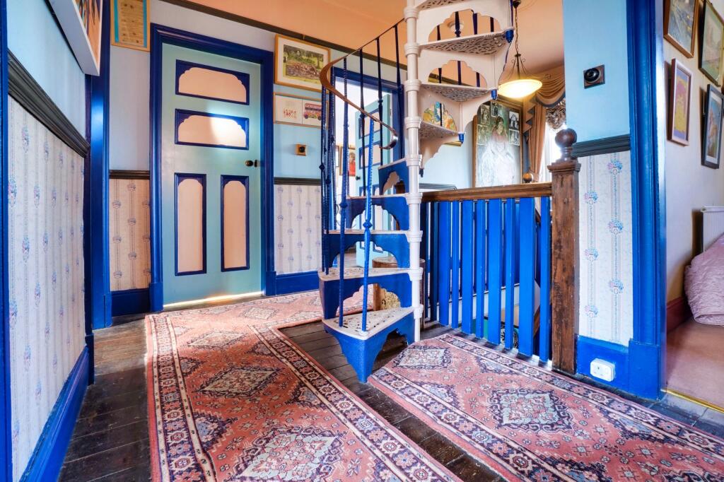 First Floor Galleried Landing