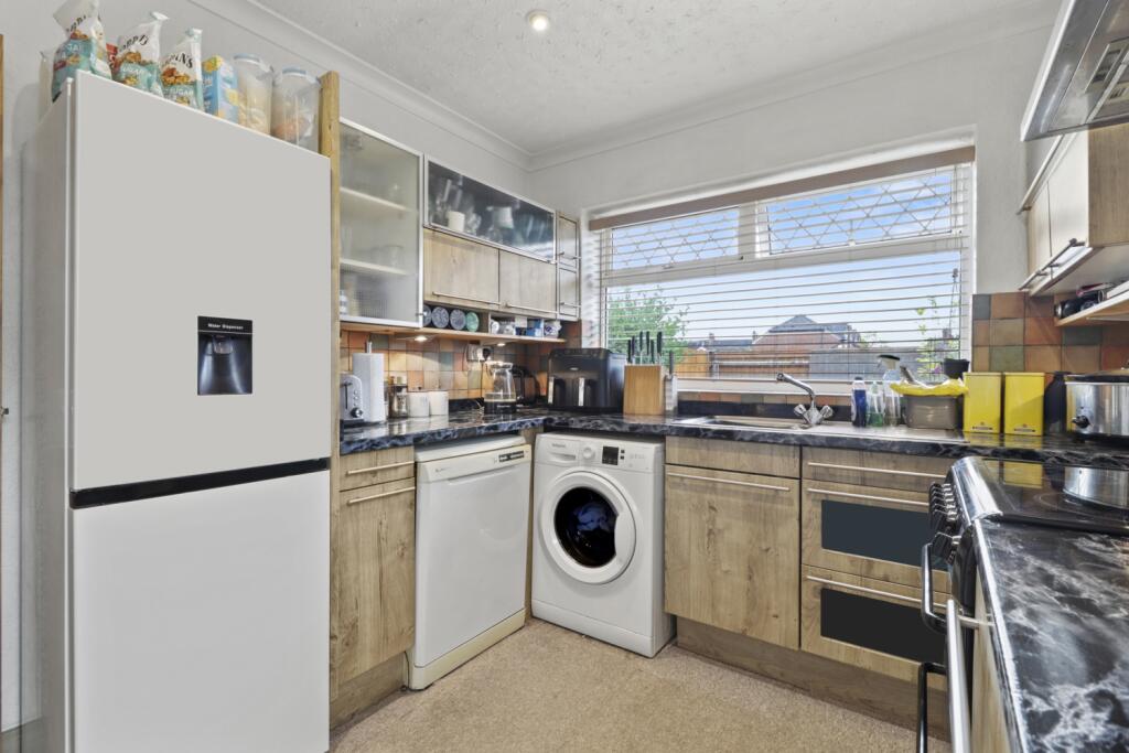 1cromerroad_finedon_rogers_03