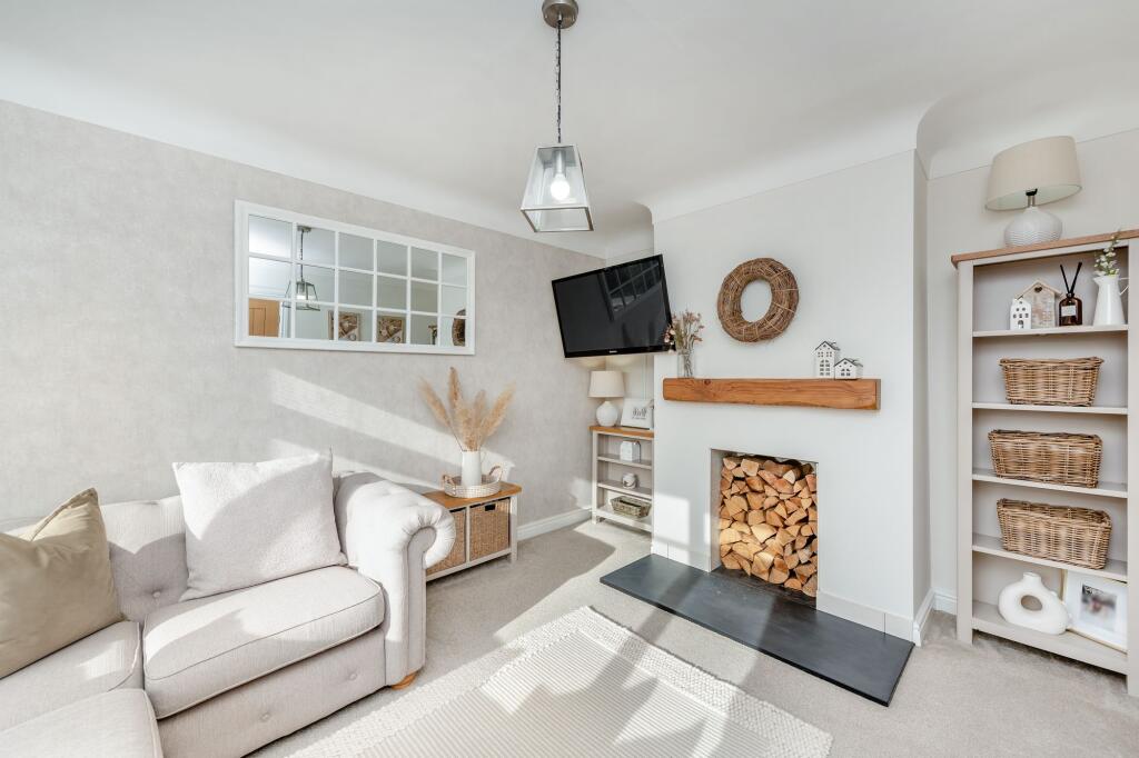 Sitting/ dining room