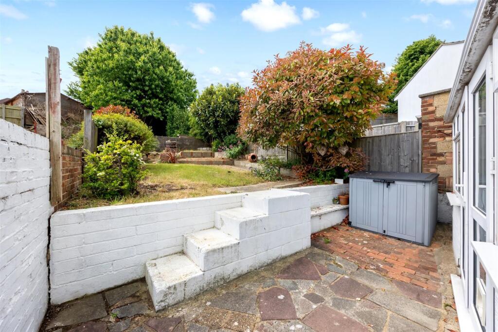 Dean Close 50 PATIO.jpeg