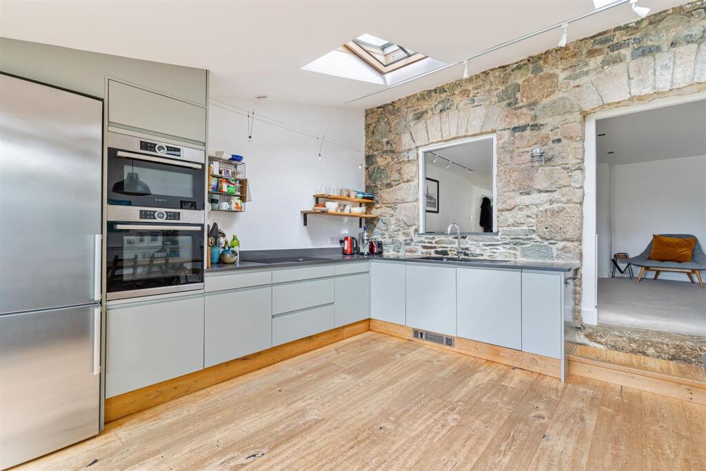 A25 - 2 Lutton Cottages South Brent - 250701.jpg