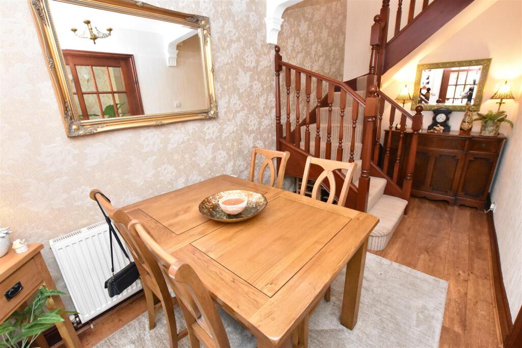 REAR DINING ROOM