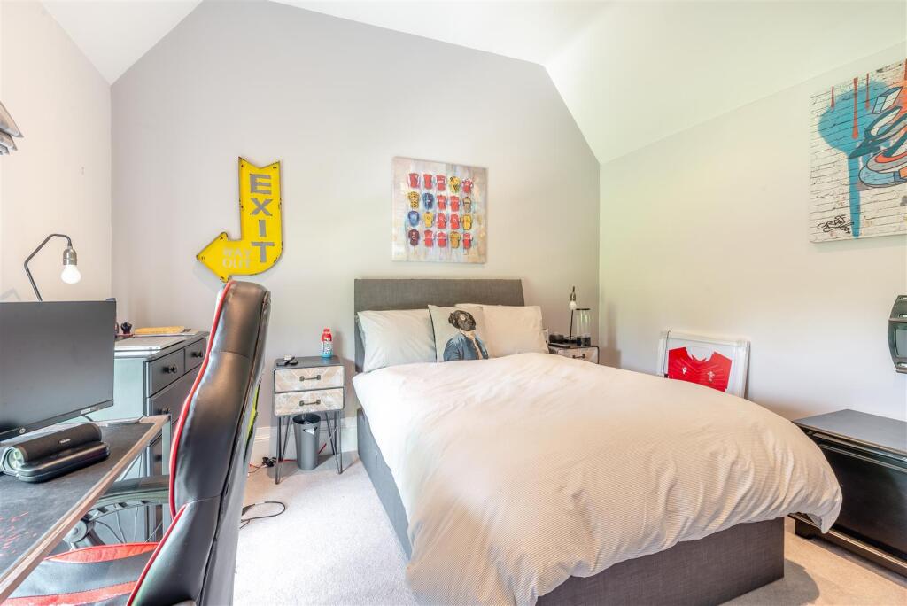 8567712-interior38.jpg