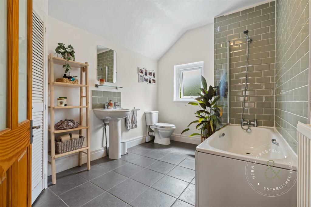 Talygarn Street, Cardiff, Hern Crabtree (15).jpg