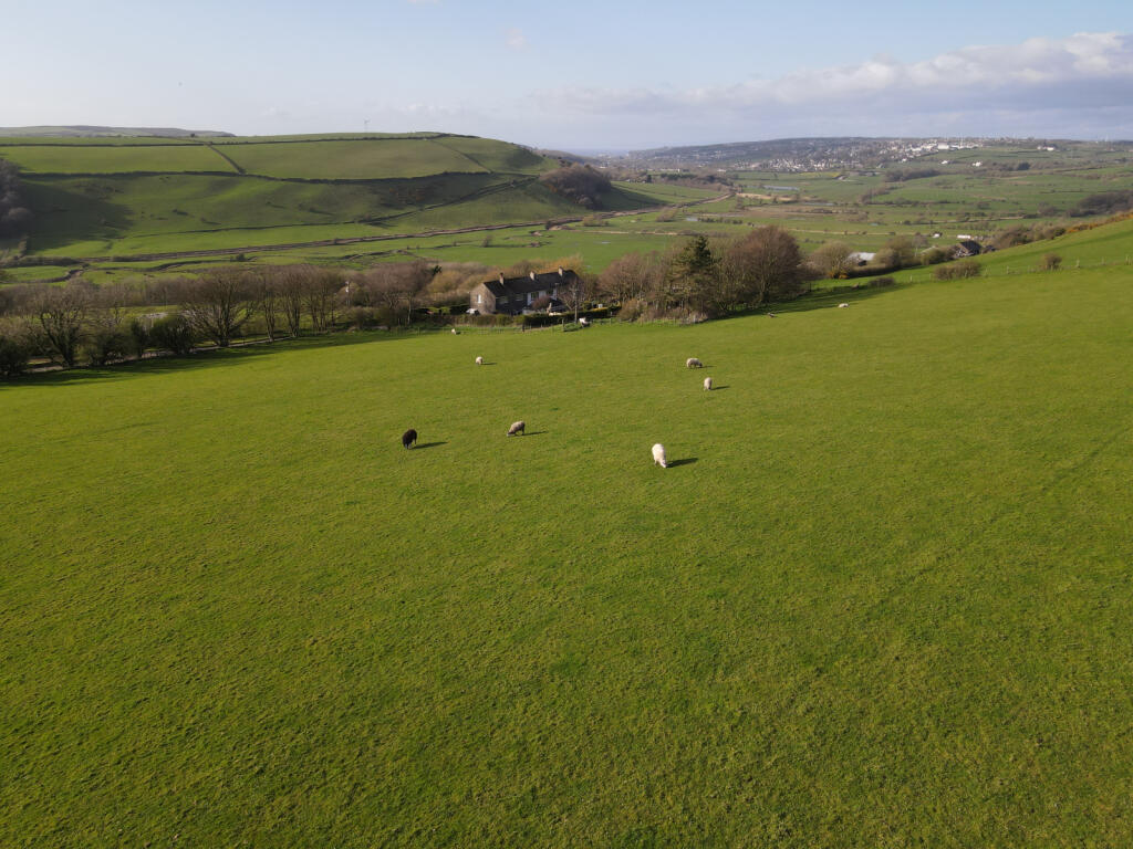 Approx. 4.647acres