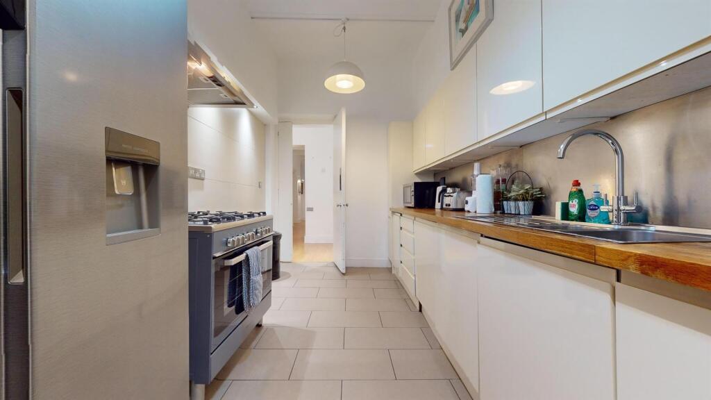 Flat 1 167 CRkitchen2.jpg