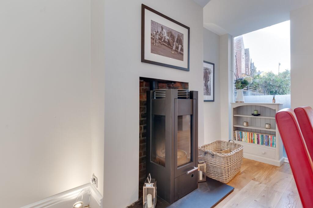 KITCHEN, DINER AND LIVING ROOM