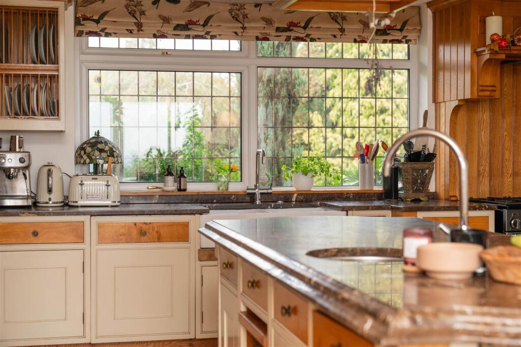 Kitchen-11.jpg