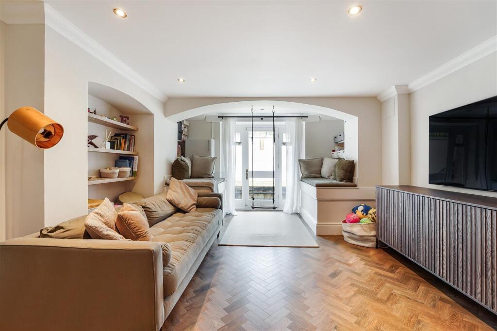 THE FIRS, FLAT (19).jpg