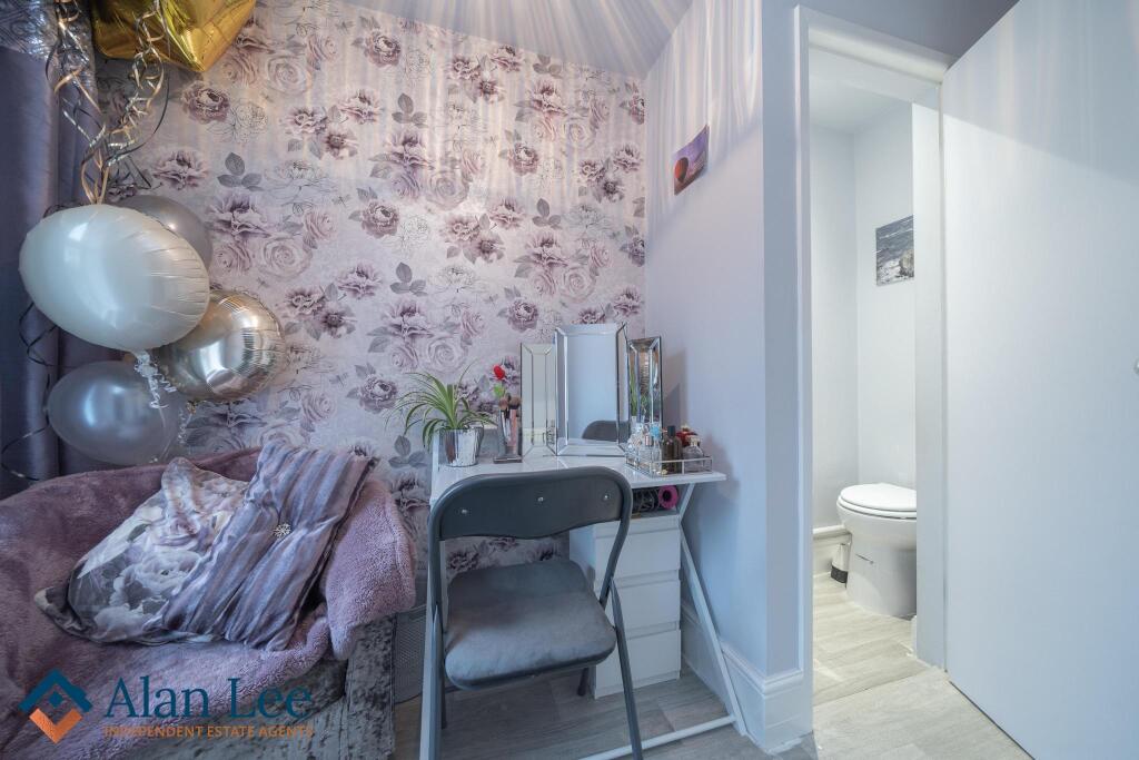 Dressing Area and WC