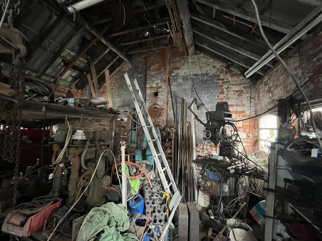 11_kirk_workshop._t202504170831.jpg