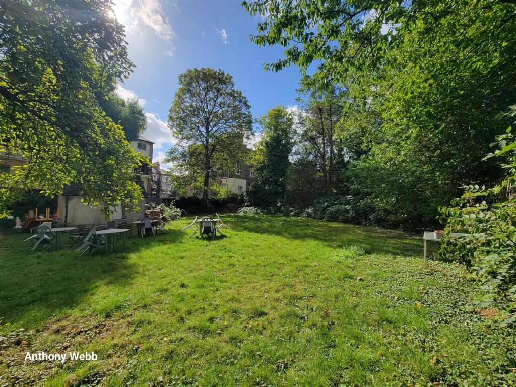Communal gardens