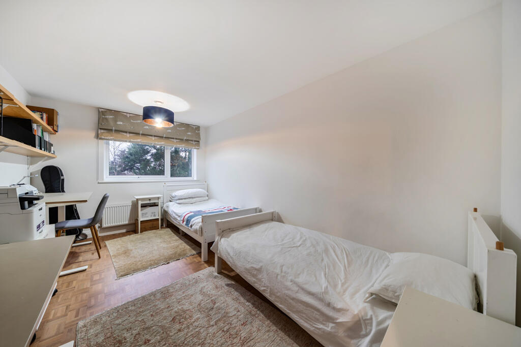 1393142-10-6943d7...