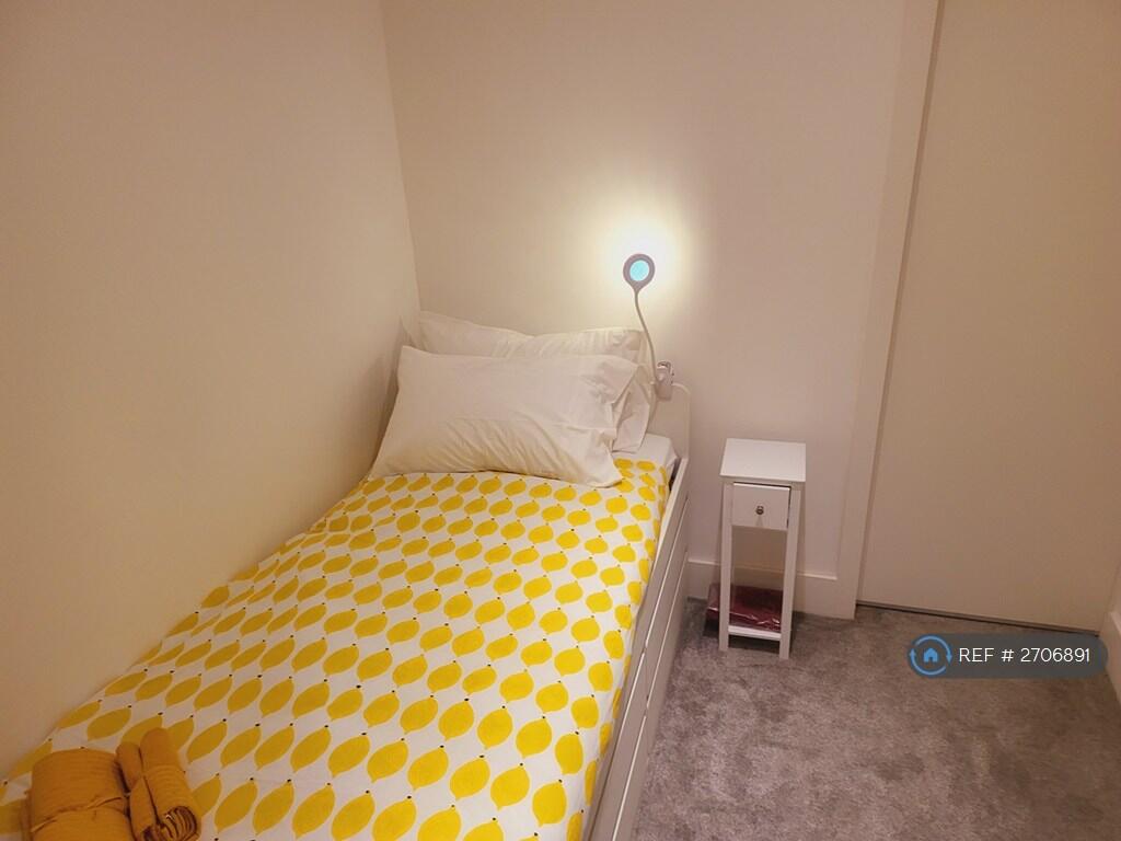 2 Bedroom Brompton Road