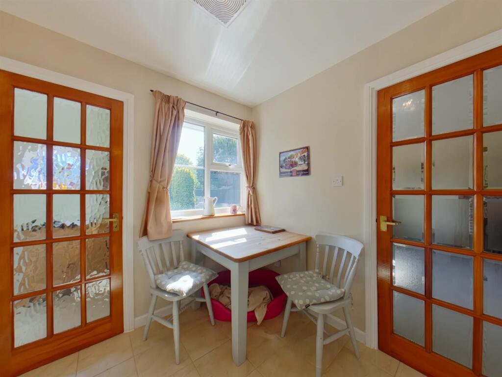 Annex Kitchen (2).jpg