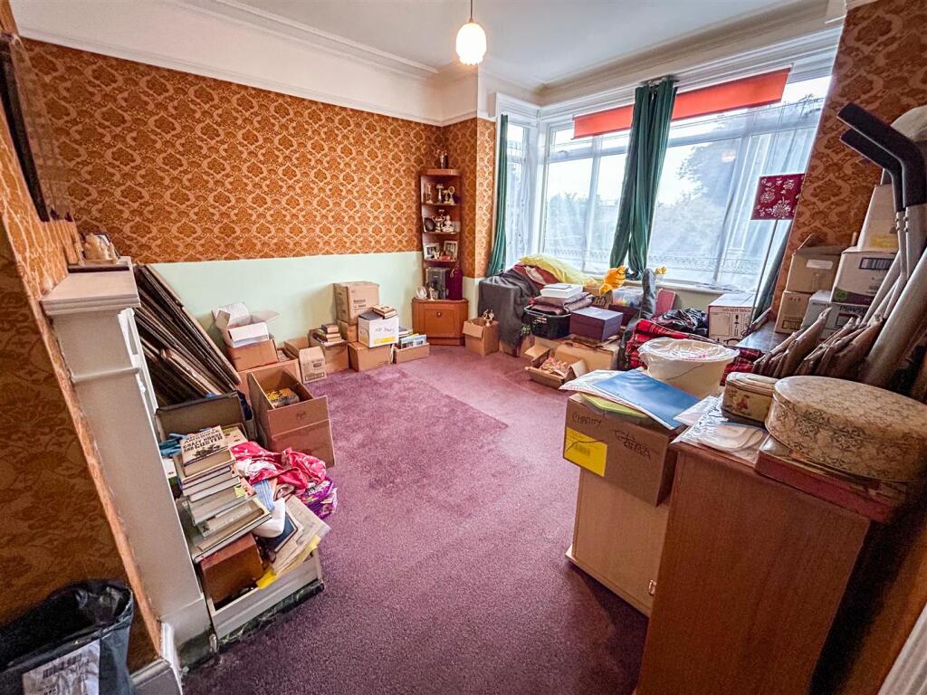 SITTING ROOM