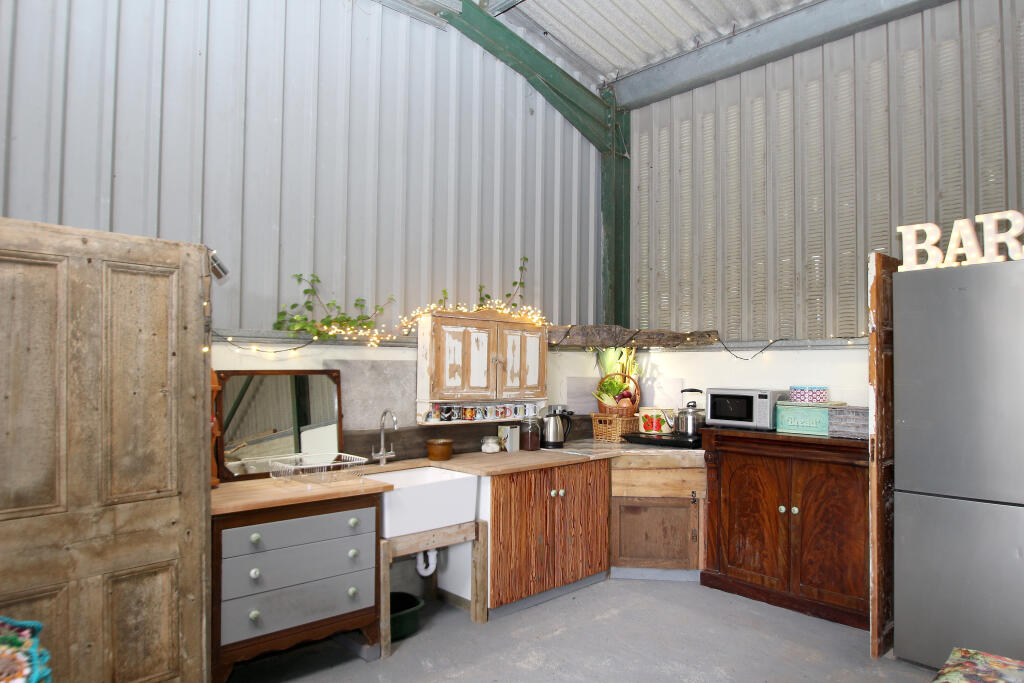 amenity kitchen