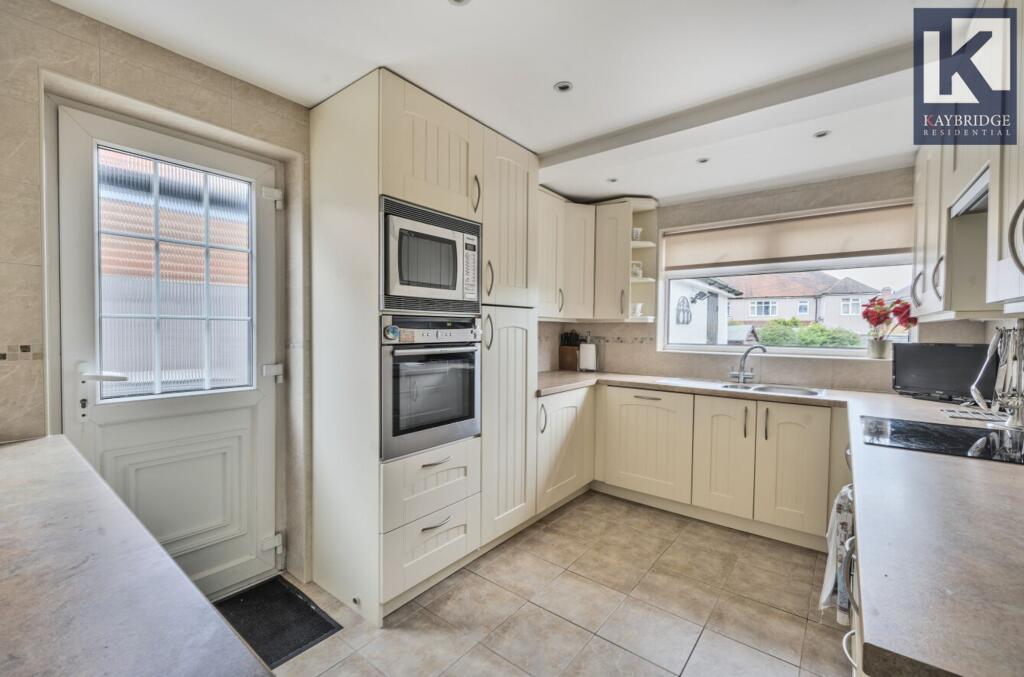 Seaforth Gardens, Epsom - KT19 0LP