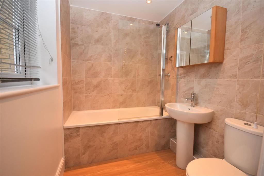 Bathroom.JPG