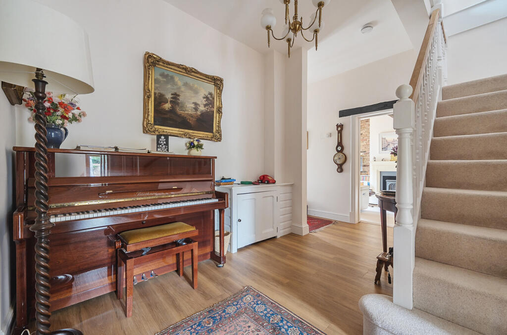 1340849-9-68a5b29...