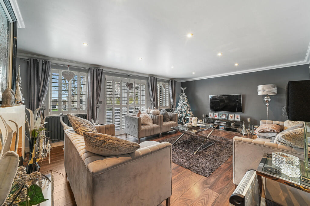 PT-FC(COL)-18Chur...