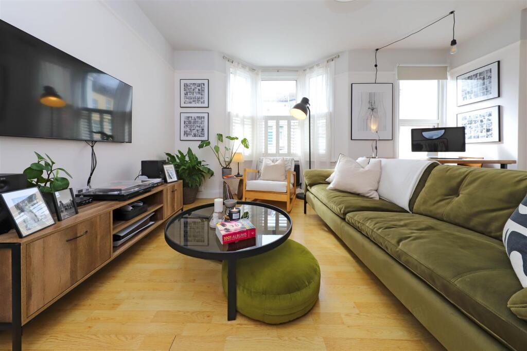 nicholas james montgomery living 4.jpg