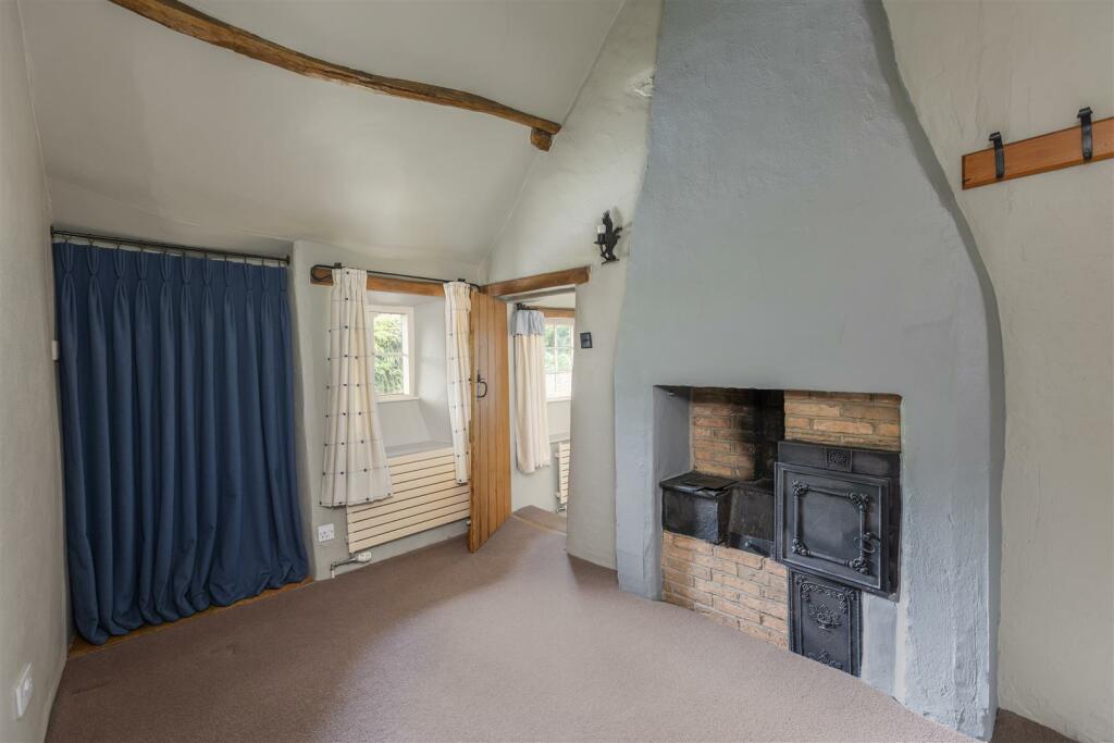 Black Eagle Cottage Bedroom 2-1.jpg