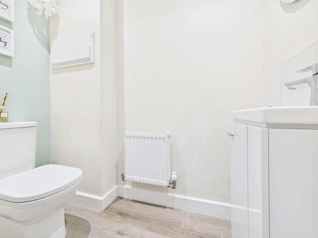 Cloakroom/WC