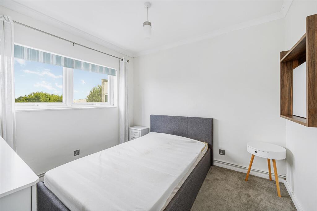 50 Bloomsbury Close-11.jpg