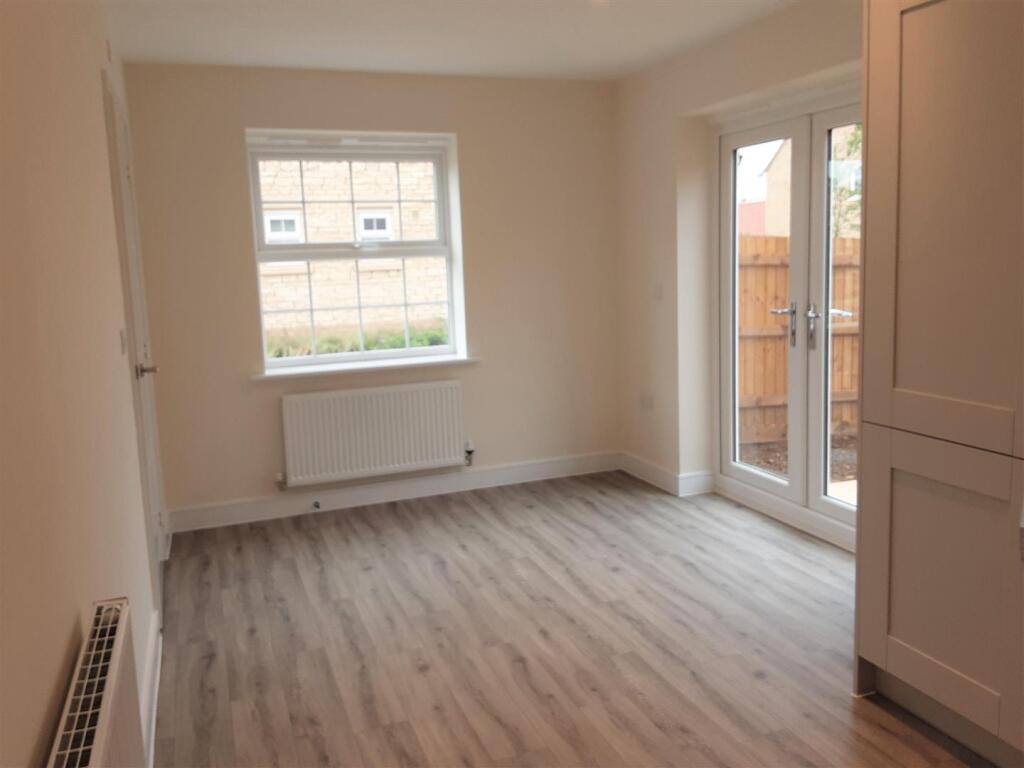 Dining Area.jpg
