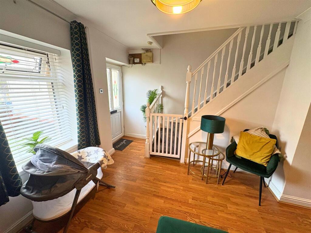 Lounge b (edit).jpg
