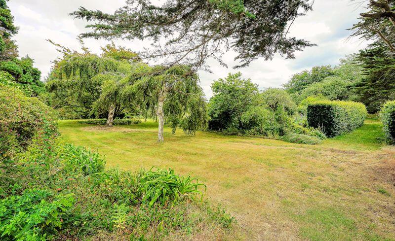 Hidden lawns