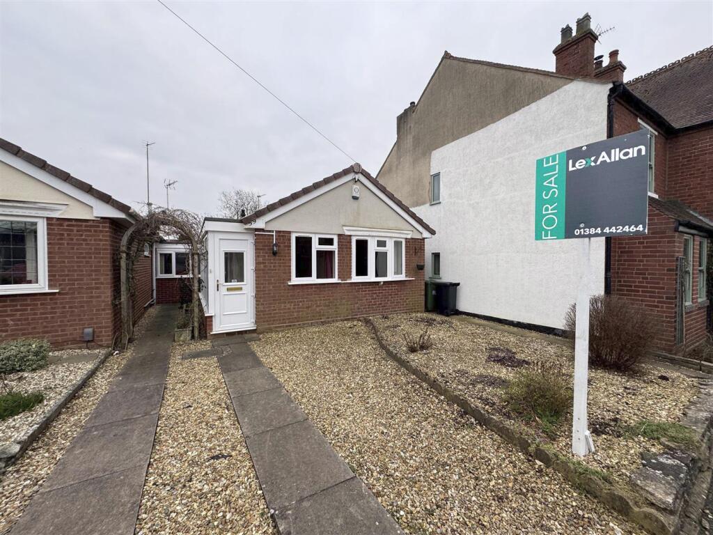 Victoria Street Wall Heath 1.jpg