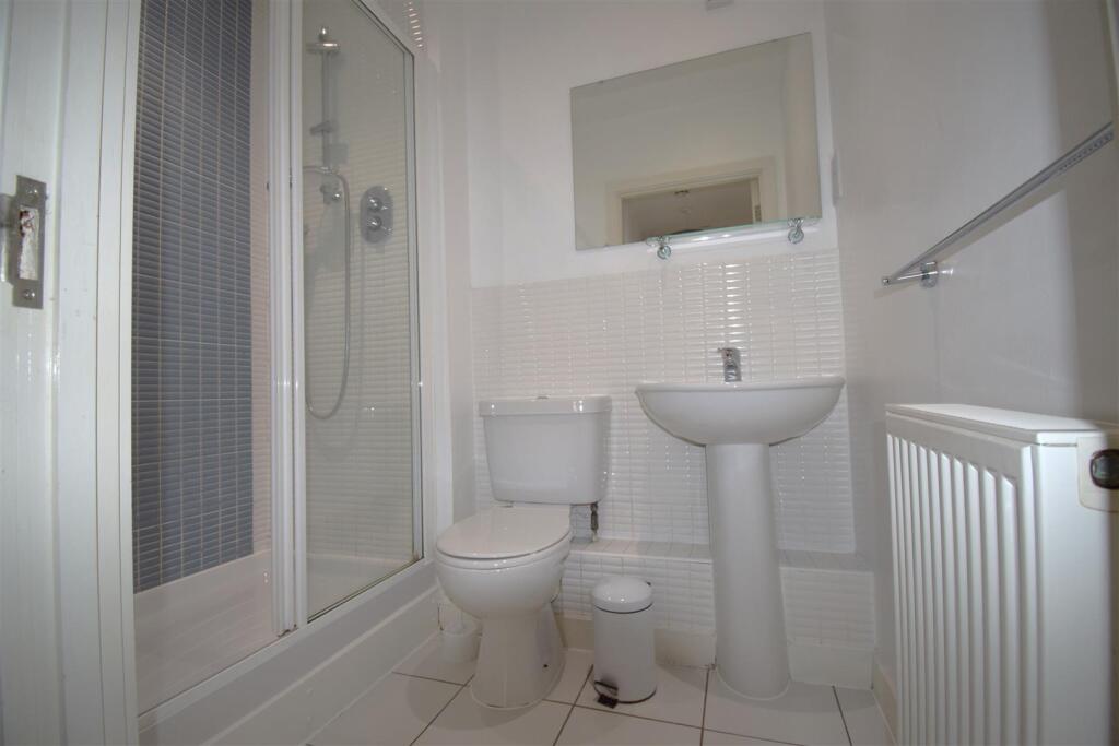 bathroom (002).JPG