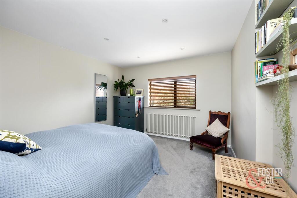 Tredcroft Road, 4-001.jpg