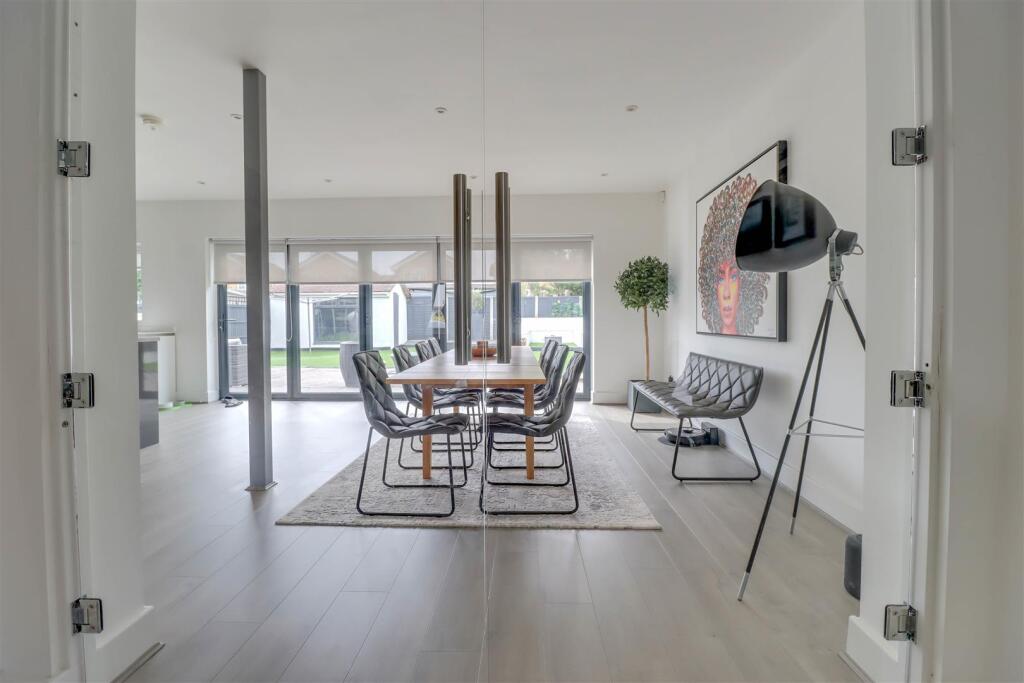 133 LONDON ROAD INSIDE-20.jpg