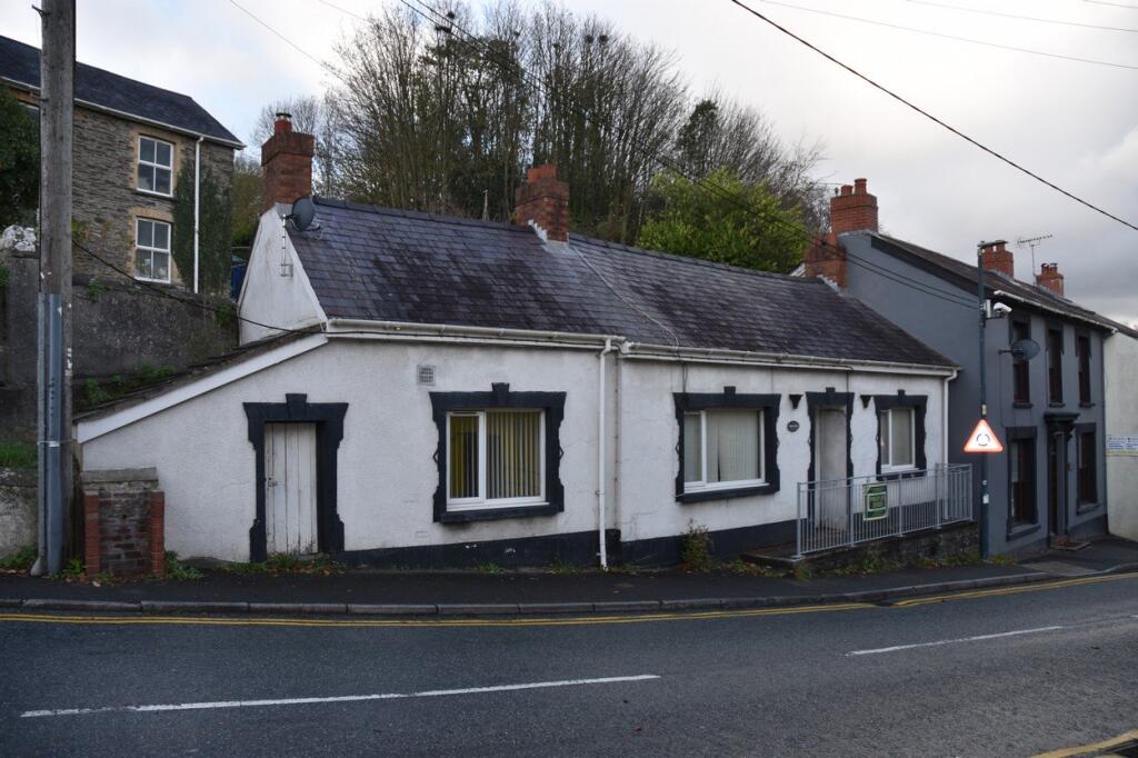 Westra, Newcastle Emlyn