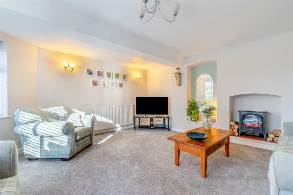 8584070-interior10.jpg