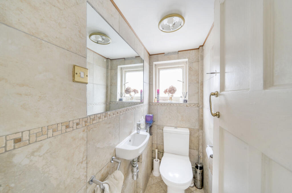 1321695-16-686bed...