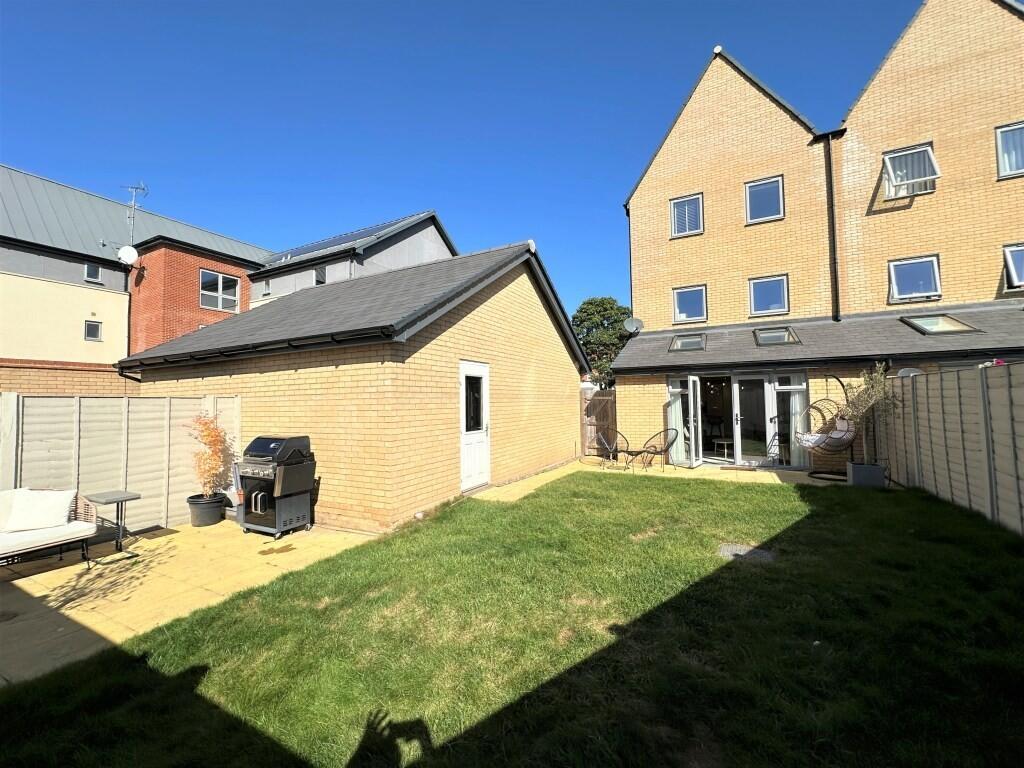 GARDEN REVERSE1