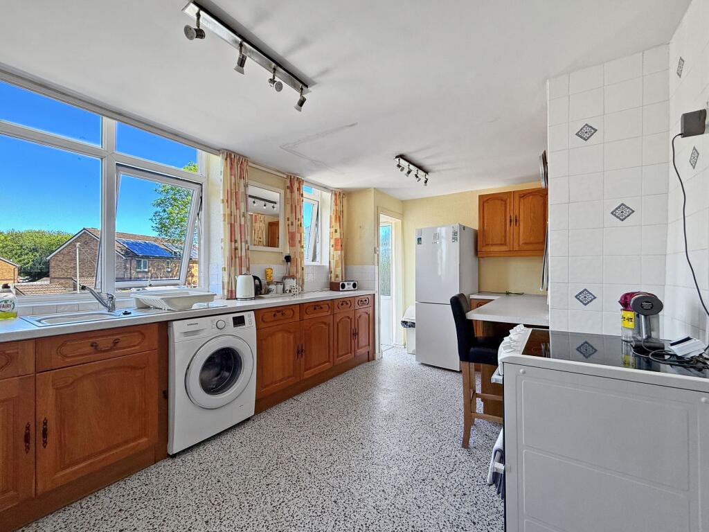 Kitchen/ Breakfast Room