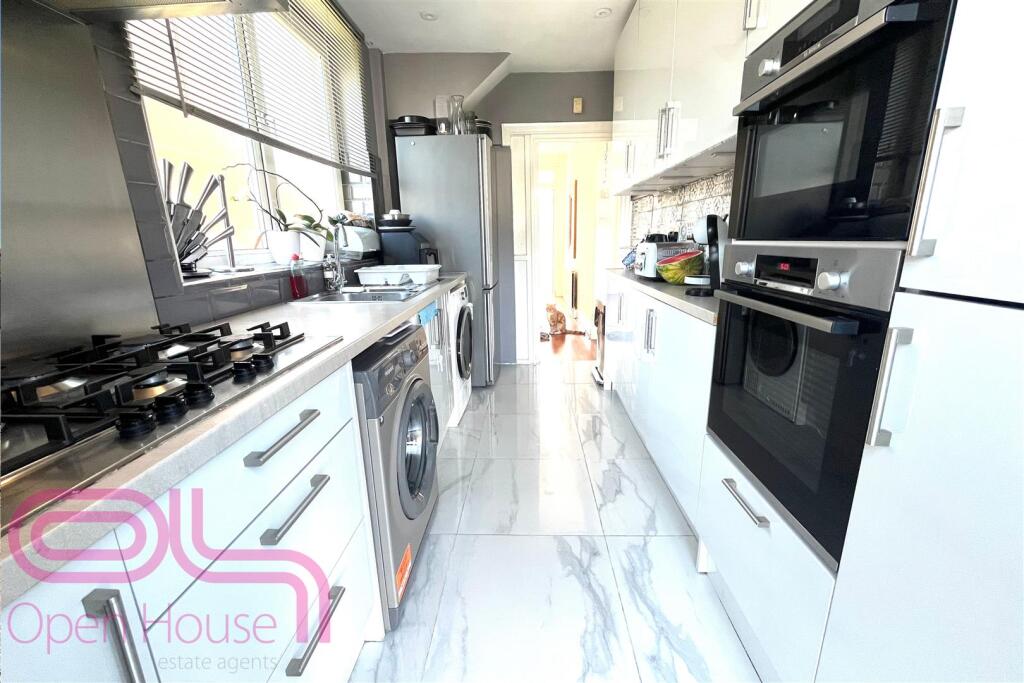 Priory Rd - Kitchen 1 .jpg