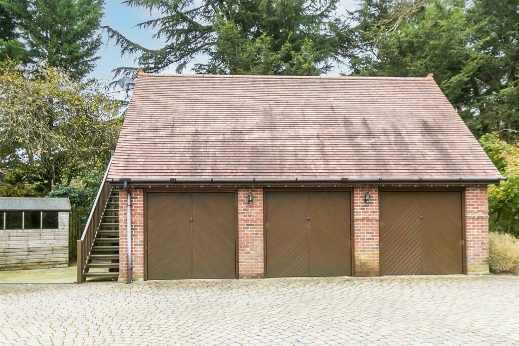garage.jpg