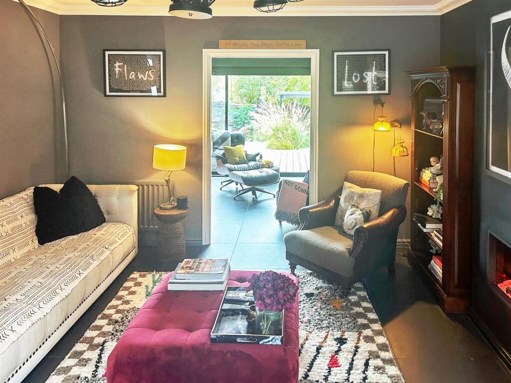 Living Room-38438252.jpg