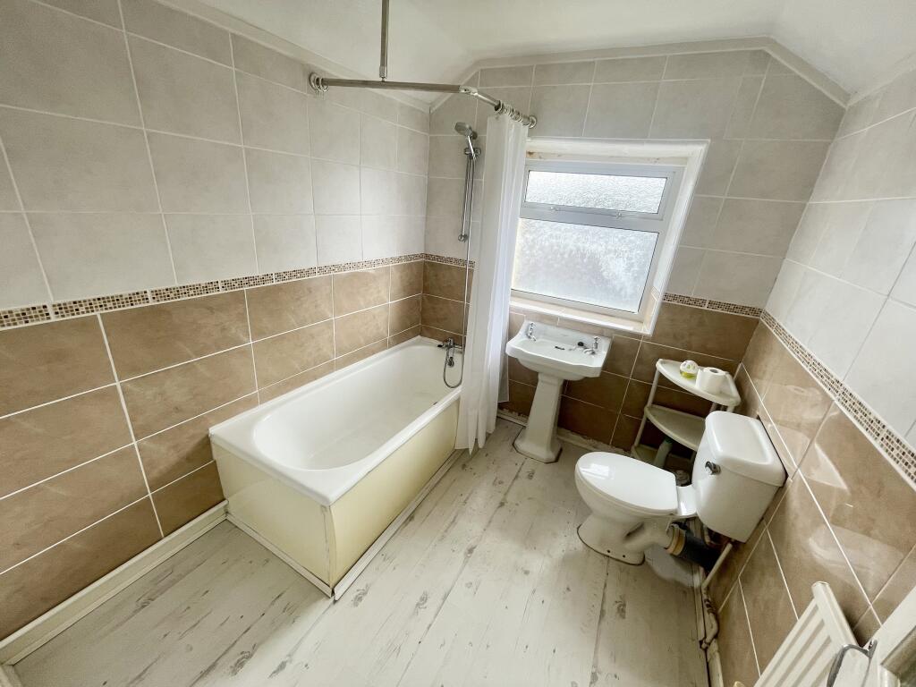 Bathroom (4)