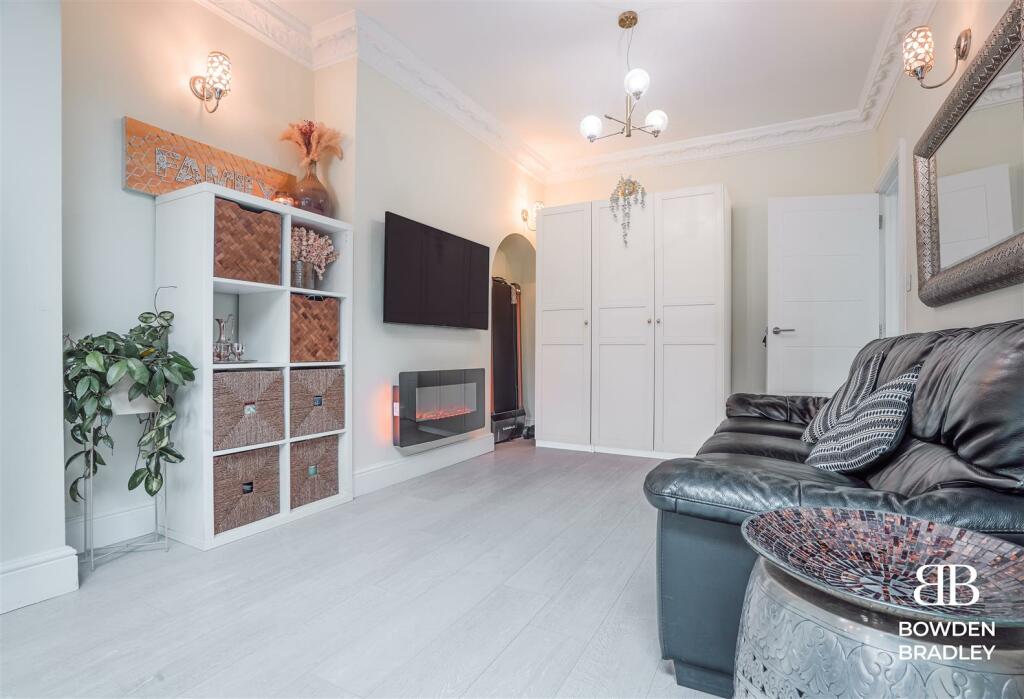 Living Room 2 (C).jpg