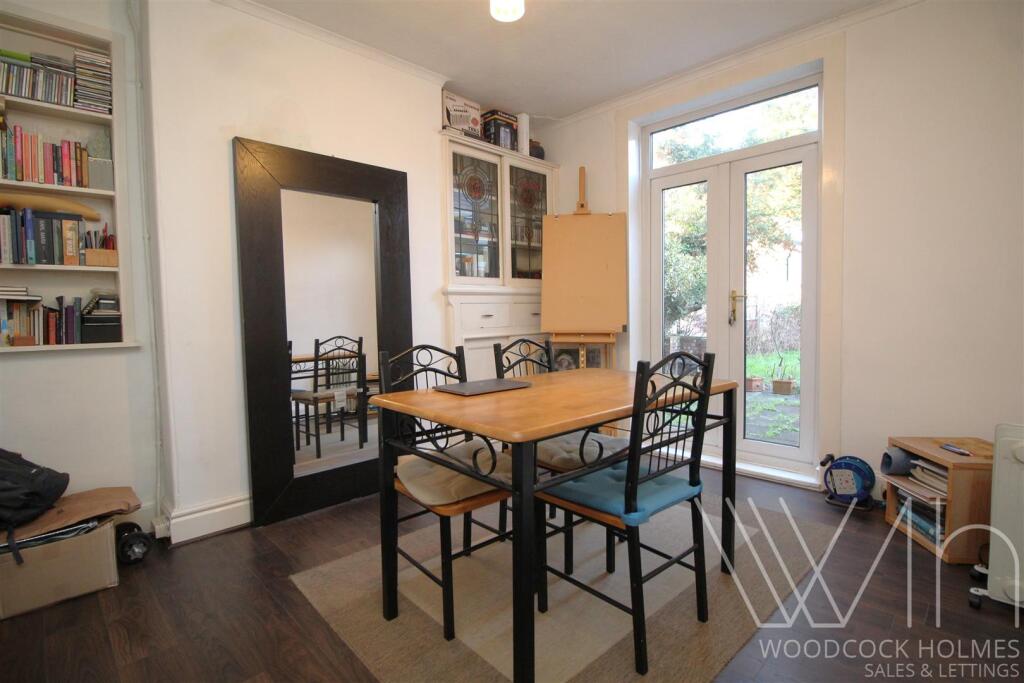 dining room 1.JPG