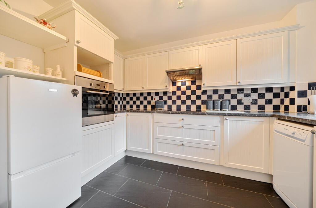 1374308-10-690491...