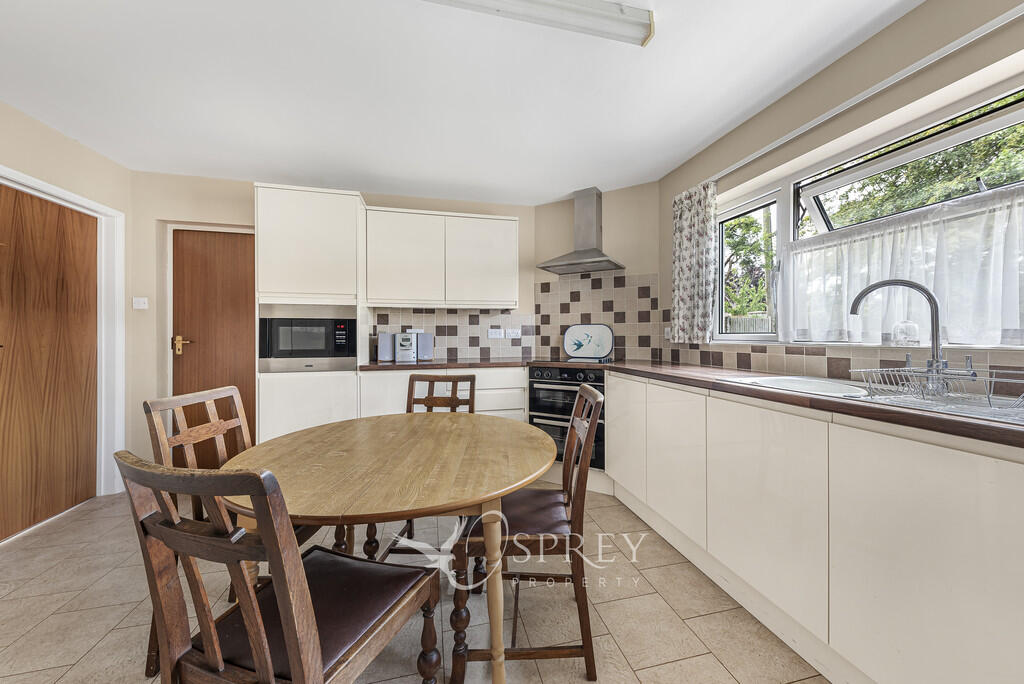 Kitchen/Breakfast...