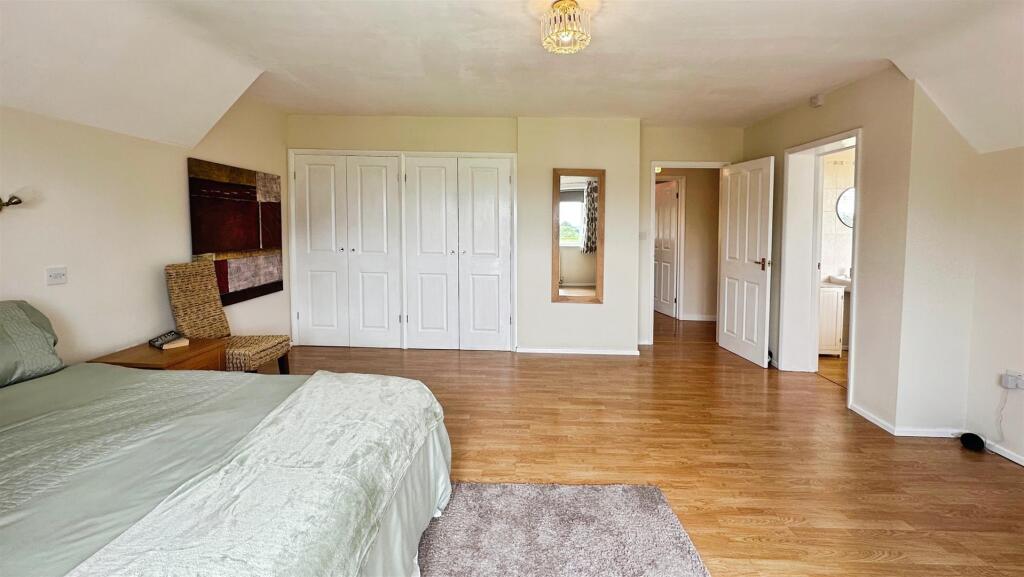 03bccf58--4B55-83D2-73187F55D098-51551-00001037D6F